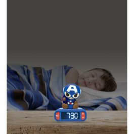 LEXIBOOK AAALY18828 Reloj Despertador Digital Capitán América con Luz Nocturna y Sonido 3D Infantil