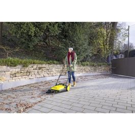 Karcher S 4 Barredora mecánica para limpieza diaria, asa de transporte plegable, papelera extraíble 20L, cepillo lateral - Amarilla y Negra