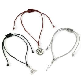 THE CARAT SHOP Set 3 Pulseras Amistad Harry Potter Reliquias de la Muerte, Plataforma 9 3/4 y Rayo, Aleación de Zinc y Nylon Precio: 11.49999972. SKU: B13CFV568X