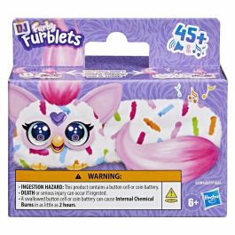 HASBRO Mini Furby Berry-Cup-Cake Furblet con Cuerpo Extensible, Música y Sonidos Divertidos