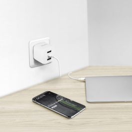 DICOTA D32069 Cargador de pared GaN 32W con 3 puertos (2 USB-A, 1 USB-C) para portátil y smartphone, negro