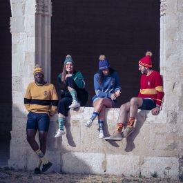 Cerdá Gorro de Invierno Tricot con Pompom de Harry Potter - Escudo Ravenclaw Azul Oscuro - Talla Única para Adultos 100% Acrílico Cerdá Gorro de Invierno Tricot con Pompom de Harry Potter - Escudo Ravenclaw Azul Oscuro - Talla Única para Adultos 100% Acrílico