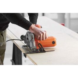 Black+Decker Sierra circular 1250W CS1250L-QS, 66mm corte, bisel 0-45°, 5300rpm, láser, disco TCT 190mm