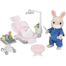 Sylvanian Families 5095 Set de Juego Dentista: Figura Conejo Papá, Sillón Dental, Unidad, Mesa y 14 Accesorios para Niños +3 años