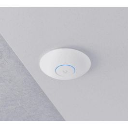 Ubiquiti Unifi U7 WiFi 7 AP Montaje Techo con PoE, 6 Spatial Streams, 6 GHz para WiFi sin interferencias en entornos exigentes