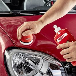 SONAX SX02964000 Pulimento Cera para Coches Rojos Metalizados - Abrillantador con Pigmentos Rojos, Elimina Arañazos, Restaura Brillo 500ml
