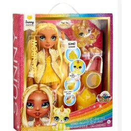 Muñeca sunny articulada rainbow world 22 cm. con mascota y accesorios.