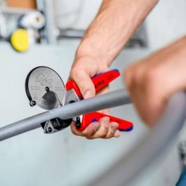 Knipex Tijeras para tubos, para Plástico y Aluminio, Negro/Azul/Rojo, corte hasta 2,6 cm, 210 mm