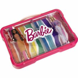 Klein 5808 Vitrina Barbie para 6 muñecas con cierre luminoso, a partir de 3 años Klein 5808 Vitrina Barbie para 6 muñecas con cierre luminoso, a partir de 3 años