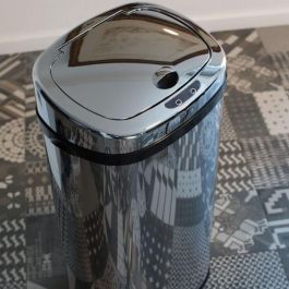 Papelera de cocina automática - LARGO - KITCHEN MOVE - 42 L - Acero inoxidable con flejes Papelera de cocina automática - LARGO - KITCHEN MOVE - 42 L - Acero inoxidable con flejes