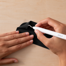 Cricut 2010372 Vinilo de Termotransferencia Liso Negro Mate Hojas para Cricut Joy Xtra, 3 Unidades