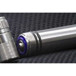 True Micro Linterna Llavero AAA 50 Lúmenes Resistente al Agua Funciona con 1 Batería AAA