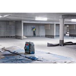 Bosch GCL 2-50 G + RM 10 Láser combinado de líneas y puntos de plomada verdes, alta visibilidad, protección IP64, 15 m de alcance para líneas