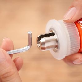 Black+Decker Kit Atornillador Hexdriver 3.6V + Aspirador de Mano 3.6V BCKNVCRTA01-QW con 5 Puntas, Llave Hexagonal y Cable Micro-USB