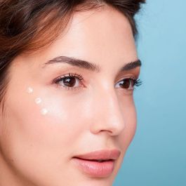 Sensilis SKIN GLOW [PEARL] Iluminador con Ácido Hialurónico, Niacinamida y Pantenol, Luminosidad Radiante, 30 ml