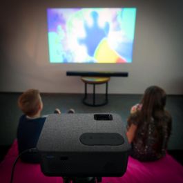 Lenco LPJ-700BKGY Proyector LED 1080p Full HD 4000 lúmenes LED Contraste 3000:1 Bluetooth Cine en Casa