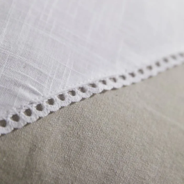 Today TOD1700240761365 Cojín - HOY - CHARME - Slub x Chambray x Pompon Berenice - 40 x 40 cm