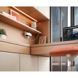 Simon Adaptador Giratorio Schuko con 2 Tomas y USB A+C Carga Rápida 30W 16A 250V~