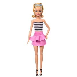 Muñeca Barbie Fashionista Top Rayas Con Falda Rosa Hrh11 Precio: 15.49999957. SKU: B156CZ88T7