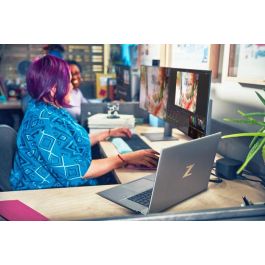 HP Z24q G3 Monitor QHD 23.8 Pulgadas (60.5 cm) con Precisión de Color Profesional y HDR 400, Ideal para Oficina Híbrida