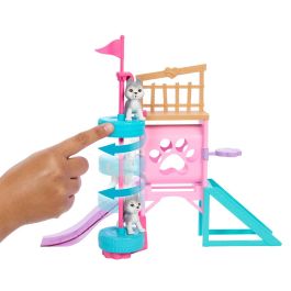 Barbie Hrm10 Muñeca Stacie Al Rescate: Parque de Juego de Carrera de Obstáculos para Cachorros con Accesorios