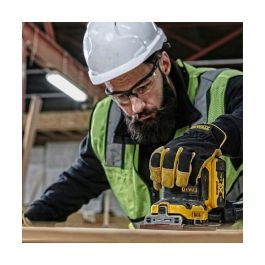 DeWALT DCW200NT-XJ Lijadora de Hoja Orbital a Batería 18V sin Escobillas, Velocidad Variable 8000-13500 OPM, Ø Orbital 1.6 mm, Incluye Adaptador para Aspiración