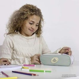 Estuche con tres compartimentos Estuche con tres compartimentos