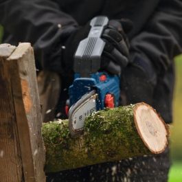 Bosch Professional GKE 18V-15 Motosierra