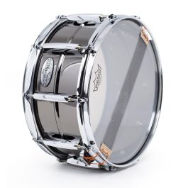 Pearl Caja Sensitone Heritage Alloy de Latón 14x6.5" 1mm Black Chrome para Batería Acústica