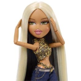 MGA Muñeca Bratz x Lola Indigo 22 cm