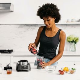 Ninja CB100EU Batidora de Vaso Foodi Standmixer 0.7L con Función de Impulso y Picahielos 1100W Negro/Acero Inoxidable