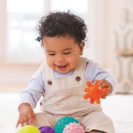 Infantino Juego de 10 Bolas Sensoriales Multicolores para Bebés, con Diferentes Formas y Texturas Suaves, para Desarrollo de Destreza en Barril