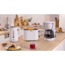 Hervidor - BOSCH - TWK1M121 MyMoment - Blanco - capacidad 1,7L - base 360° - recogecables - 3 dispositivos de seguridad automáticos Hervidor - BOSCH - TWK1M121 MyMoment - Blanco - capacidad 1,7L - base 360° - recogecables - 3 dispositivos de seguridad automáticos