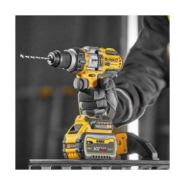 DeWALT DCD999NT-XJ Taladro de Pistola con Percusión 18V, 2250 RPM, Máx. 55mm Madera/13mm Piedra, Par 126Nm, Incluye Funda y Empuñadura Adicional, Negro/Plata/Amarillo