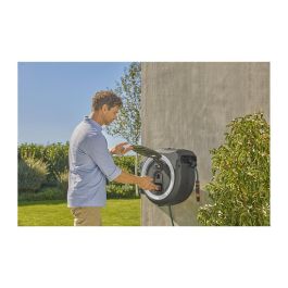 Gardena P4A S w 40m 2.5Ah/18V Enrollador de manguera con batería XXL para pared, 40 m, Negro