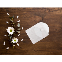 Q-connect Sobre para CD/DVD con Ventana Transparente y Solapa, Pack 50 Unidades, Almacenamiento Multimedia