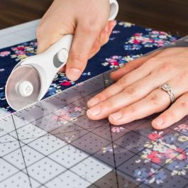 Cricut 2004669 Cortador Giratorio con Cuchilla de Acero Inoxidable, Diámetro del Disco 4.5 cm