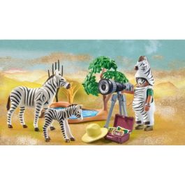 Playmobil Wiltopia Set Fotógrafo de Animales con Figura de Mujer, Cebra, Cebra Bebé, Disfraz de Cebra y Cámara - Edad +4 años