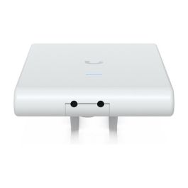 Ubiquiti Wi-Fi 6 AP con 4 flujos espaciales, 2x GbE RJ45, PoE, IPX6, carcasa estabilizada UV