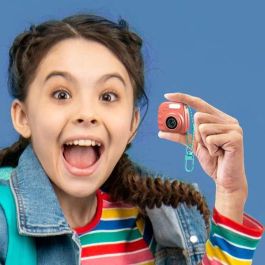 Canal Toys Mini cámara digital de llavero para fotos y vídeo, 4.2 cm, con micro SD 1GB, USB-C - Azul, violeta, rosa, amarillo, fucsia