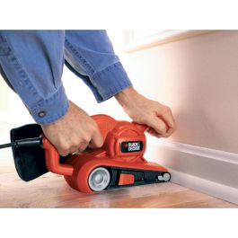 Black + Decker Lijadora de banda 720W 75x457mm. Rodillo pequeño para bordes, sup. lijado 75x150mm, centrado auto., bolsa de polvo.
