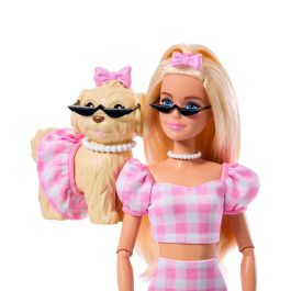 Barbie JFP36 Twinning Looks Muñeca Rubia con Perro y Conjunto Vichy Rosa