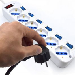 Ewent EW3932-5M Limitador de Tensión Blanco 6 Salidas AC Tipo F, 3500W, Cable 5m, Interruptor y Montaje en Pared