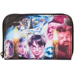 Loungefly Cartera Harry Potter Y La Piedra Filosofal con Diseño de Hogwarts y Personajes Precio: 34.59000017. SKU: B1H3MZXY25