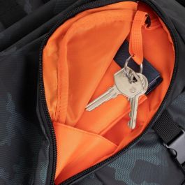 Rivacase 7661 Sherwood Mochila para portátil 17.3" 32L Gris Camuflaje Poliéster/Poliuretano