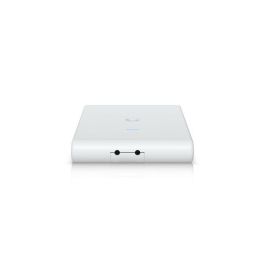 Ubiquiti Wi-Fi 6 AP con 4 flujos espaciales, 2x GbE RJ45, PoE, IPX6, carcasa estabilizada UV