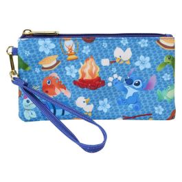 Loungefly Cartera Nylon Stitch Disney Camping Cuties con Correa Desmontable - Herrajes Dorados, 20x10.6cm Precio: 24.50000014. SKU: B1JLCKZ4JS