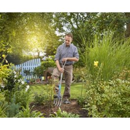 Gardena Tenedor para vasos NatureLine, Mango de madera de fresno FSC 100%, Ergonómico en D, 4 Dientes, 117 cm