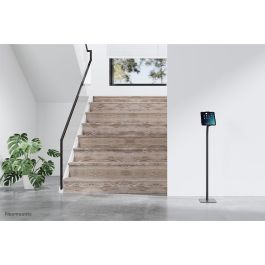 Neomounts FL15-625BL1 Soporte de suelo para tablet 7.9-11 pulgadas, Negro, Bloqueable, Giratorio, Ajustable