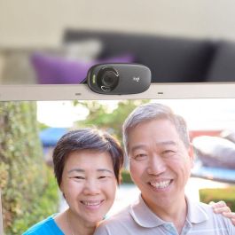 Logitech C310 Webcam HD 720p para Videollamadas, Micrófono con Reducción de Ruido y Tecnología RightLight 2